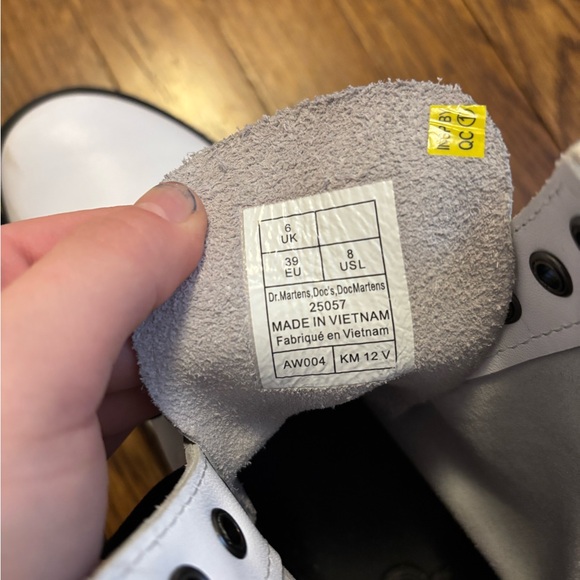 DOC MARTENS - Picture 3 of 3